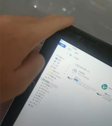外星人17R5摔了个左下角如图，配置下图，...
