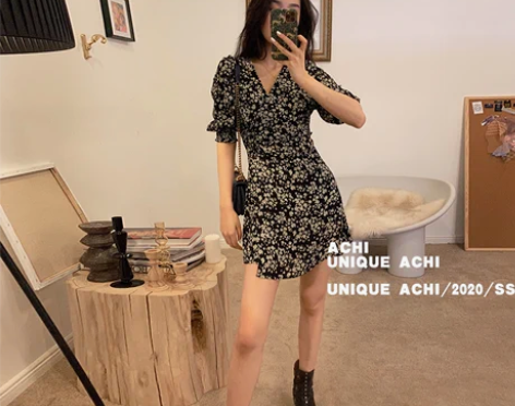 大也池achi碎花v领连衣裙女夏2020新...