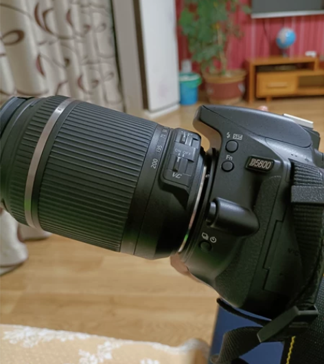 尼康d5600，几乎全新，媳妇一时兴起买来...