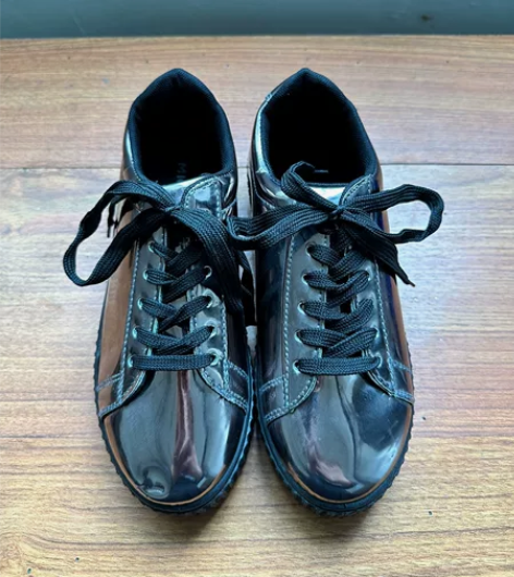 全新品牌女士运动单鞋 样品鞋    37码...