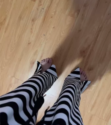 开叉条纹阔腿裤，只穿过一次 感兴趣的话点“...