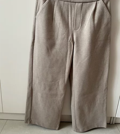 女士阔腿裤，很显瘦，穿的很少，便宜出 感兴...