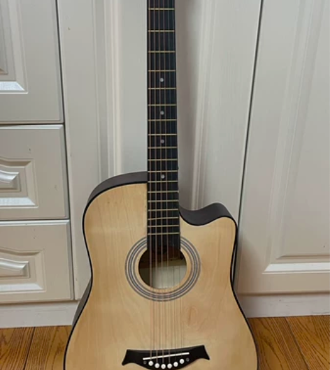 成人吉他，音质超好未使用 裸琴没有包，原木色