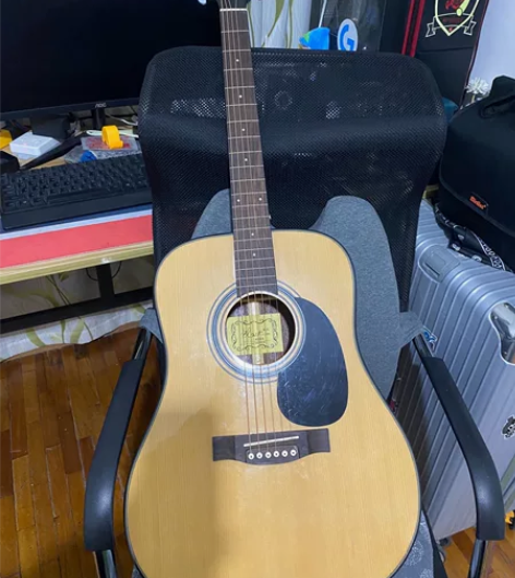 极风吉他，转给有需要的朋友。 冲动消费，买...