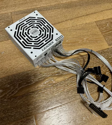 振华leadex650w电源，东西非常新，...