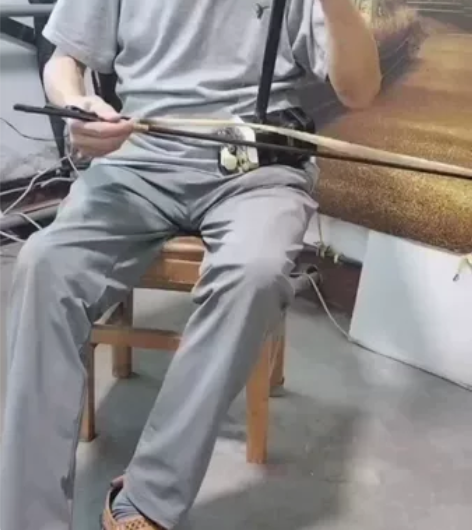 闲置全新二胡！原价458，现在标价出！带松...