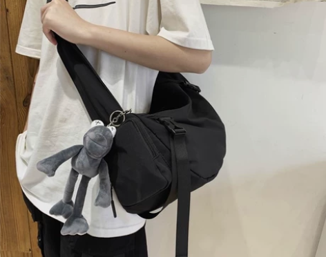 ins机能工装包男斜挎包潮牌大容量单肩包运...