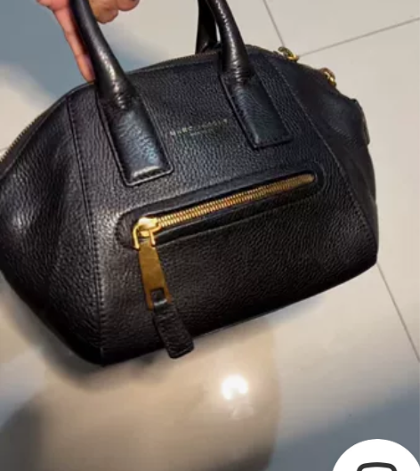 Marc jacobs 荔枝牛皮，女士斜挎...