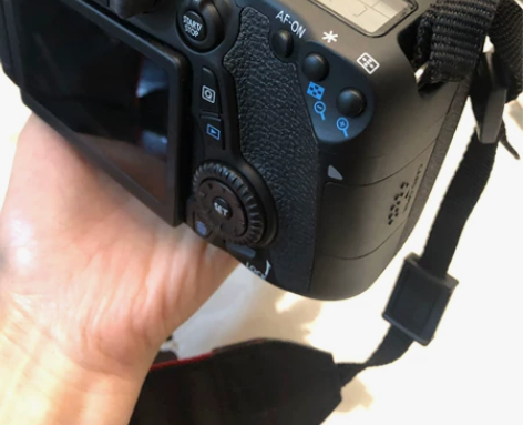 佳能EOS70D单反，9.99成新闲置转让...