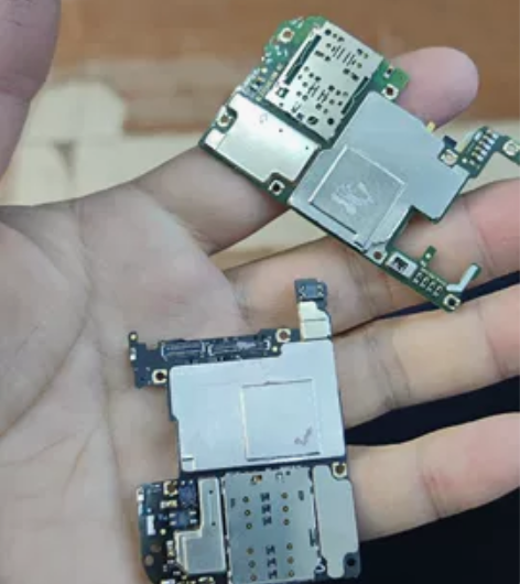 出两个主板一个nova5pro一个p20p...