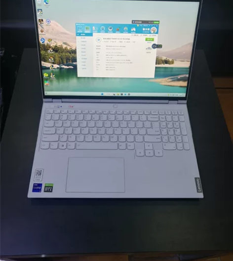 出一台 联想拯救者Y9000P冰魄白，成色...