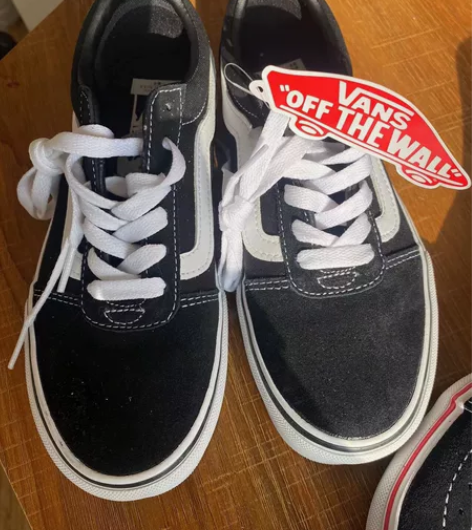 全新Vans正品男/女童/小码女鞋 黑色高...