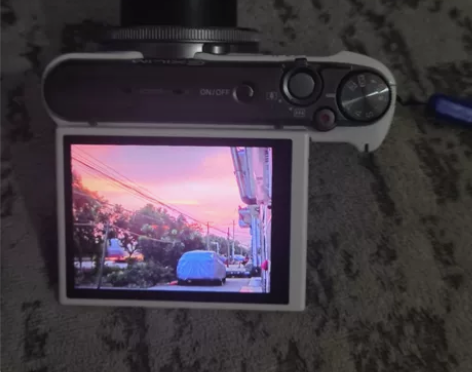 自用Casio/卡西欧 ZR1200白色自...