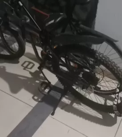 个人车，变速山地自行车，全车架及轮胎都是好...
