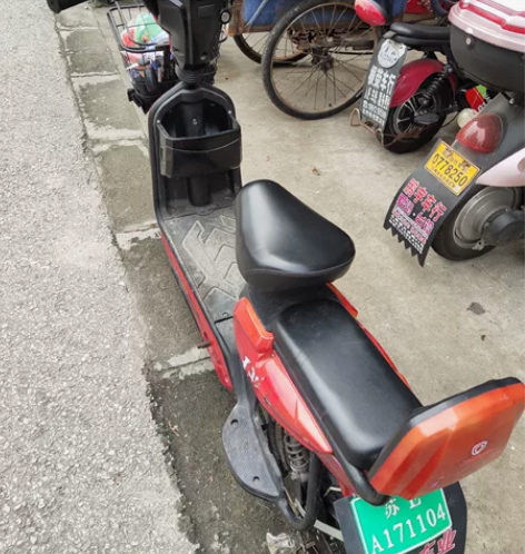 闲置48v国标电动车 以上牌  后轮胎刚换...