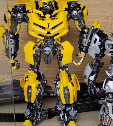 变形金刚粤星大黄蜂，99新，仅变过一次，然...