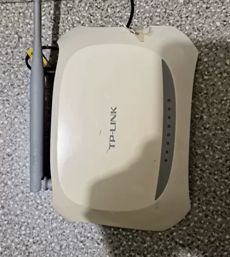 无线路由器150m，功能正常，可送网线 感...