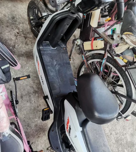 二手中富电动车590元。能跑20公里。实物...