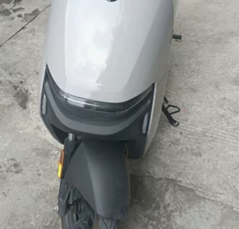 自用九号n75c。定制版水泥灰，贴了汽车级...