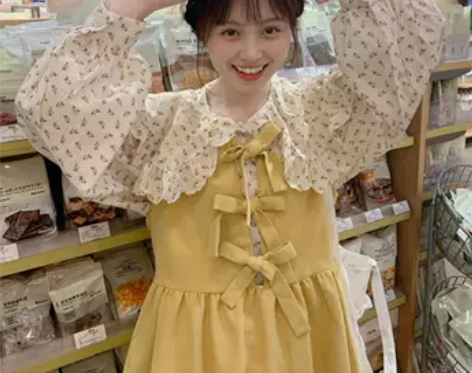 早春新款洋气奶油少女甜美黄色背带裙气质显瘦...