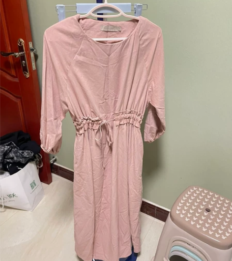 女士秋季粉色收腰文艺风连衣裙 全新  转手...
