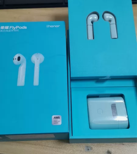 出一套全新未使用过的 荣耀flypods ...