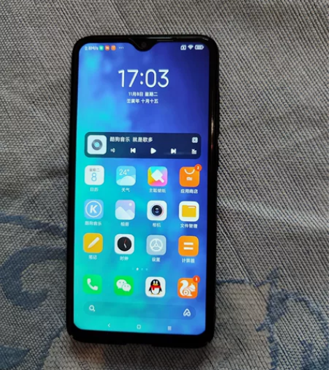 手机红米note8Pro，屏幕和电池有在小...