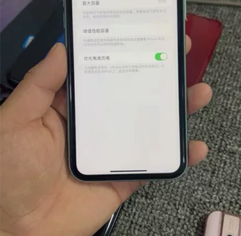 苹果11，国行64g，成色新， 感兴趣的话...