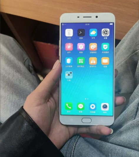 OPPO R7SM九新 4+32g插卡即用...