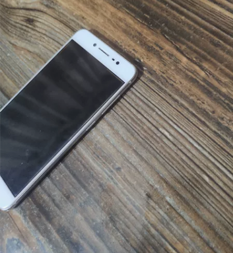 vivox7，成色新，功能正常功能有问题包...