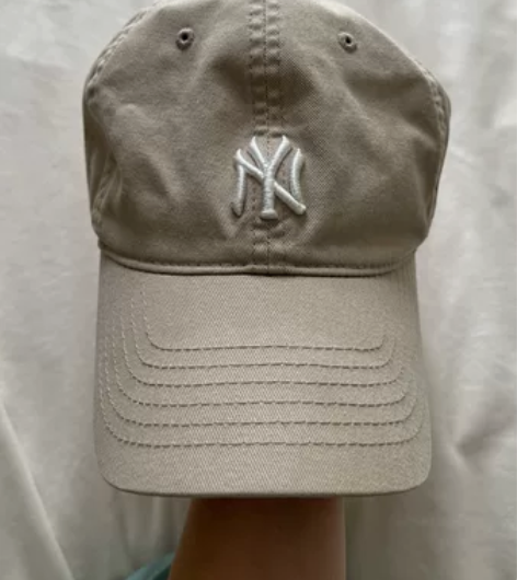 正版NY棒球帽 卡其色 韩国购入 帽檐有汗...