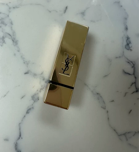 YSL 圣罗兰口红51号 感兴趣的话点“我...