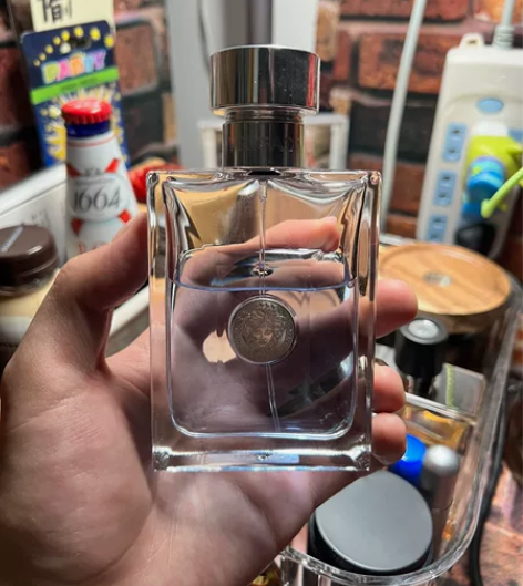 范思哲同名 男士香水 100毫升容量 剩三...