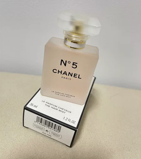 九月份收到的礼物，香奈儿香水35ml，全新...