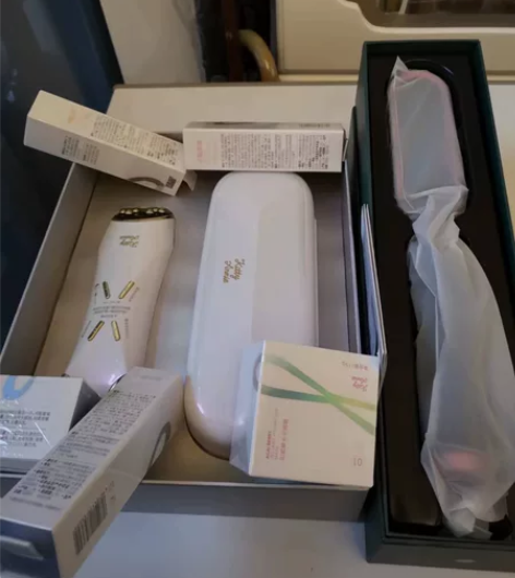 小猫安妮射频美容仪送同品牌全新直发梳，5，...