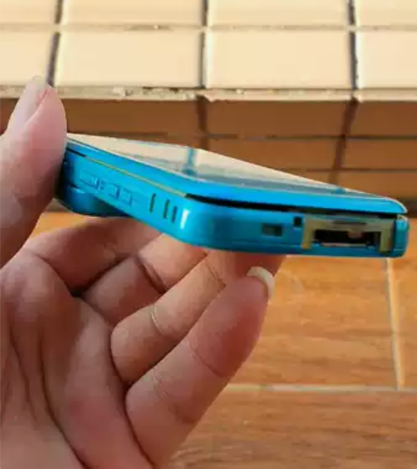 夏普823sh初音绿 混血版本，日版机身国...