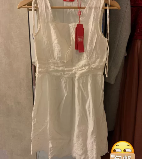 全新小白裙，没穿过，买来的时候有点小，现在...