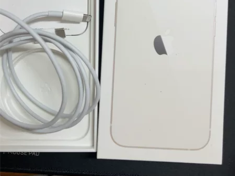 iPhone13的充电线  用不上 买不起...