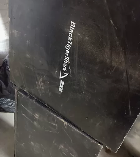 两个黑虎鲨机箱 感兴趣的话点“我想要”和我...