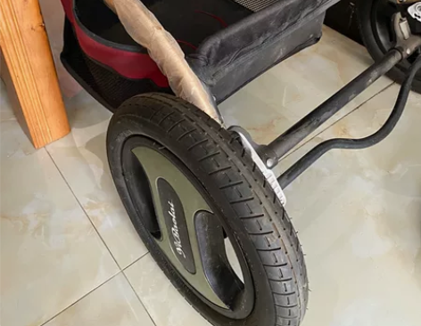 婴儿车9.8新 感兴趣的话点“我想要”和我...