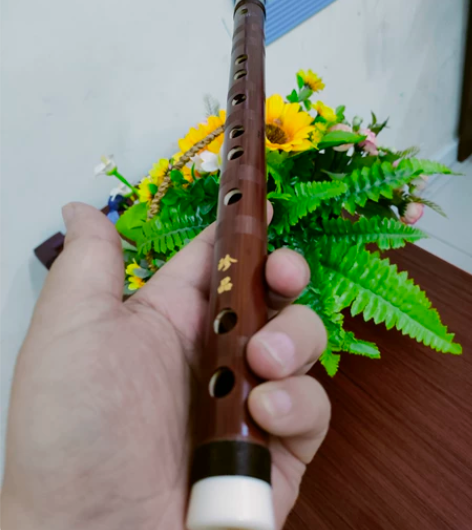 送送送,老珍品笛子F调,扎线很多掉了,本人...