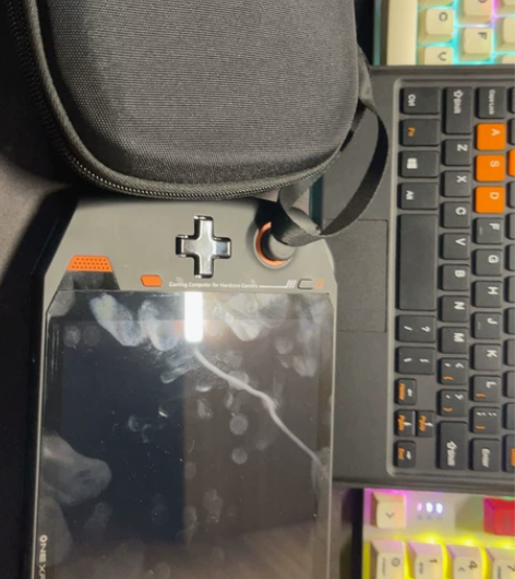 壹号本 掌机 自用全新，无磕碰