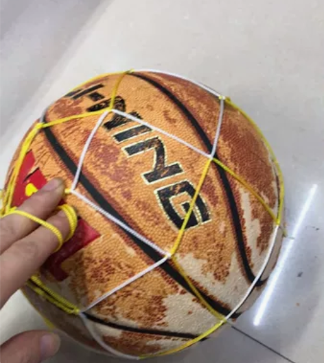 李宁篮球，全新的，放在那边未拆封，今天拆掉...