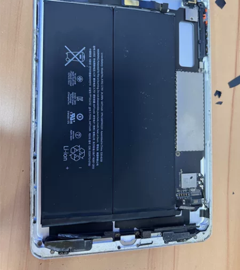 iPad mini 2 无屏，下半截主板修...