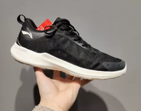 李宁轻逸超轻跑鞋 尺码40/44/45 全...