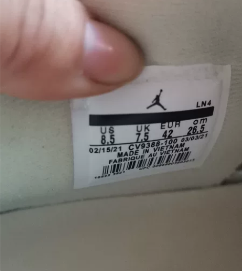 清仓处理，亏本便宜，男士乔丹白鞋。 感兴趣...