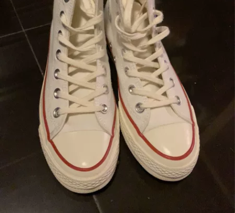 环球女鞋和匡威！都是正品！绿色那双400多...