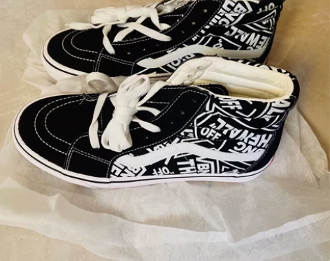 Vans 男款全新 感兴趣的话点“我想要”...