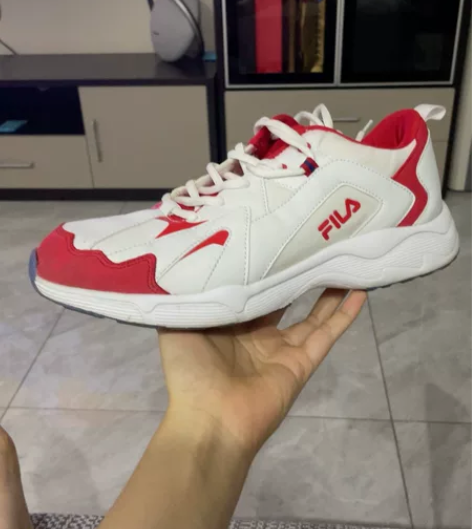 斐乐FILA男鞋 穿过一次，几乎全新，便宜出