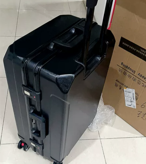 实体下架袋鼠行李箱旅行箱密码箱拉杆箱登机箱...